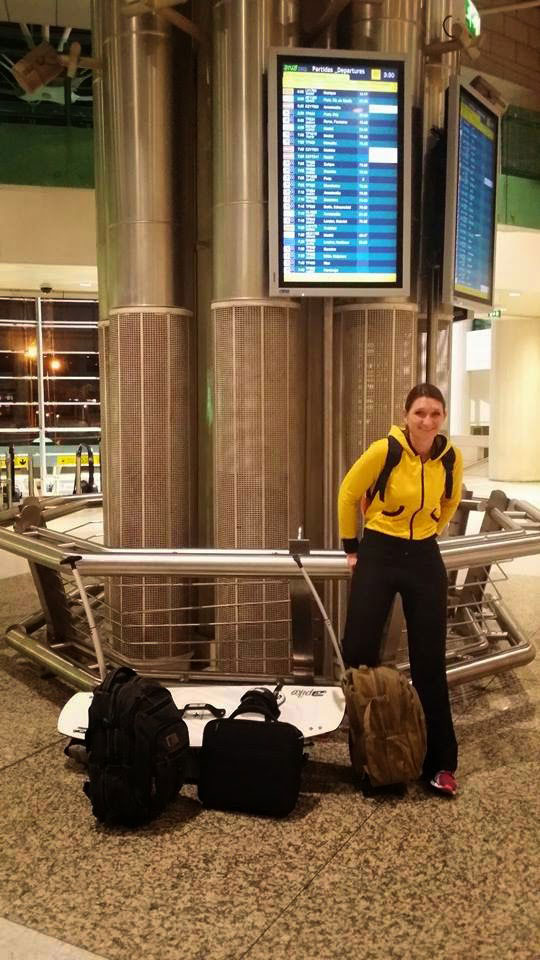 Aeroporto da Portela com a Olga e a minha bagagem