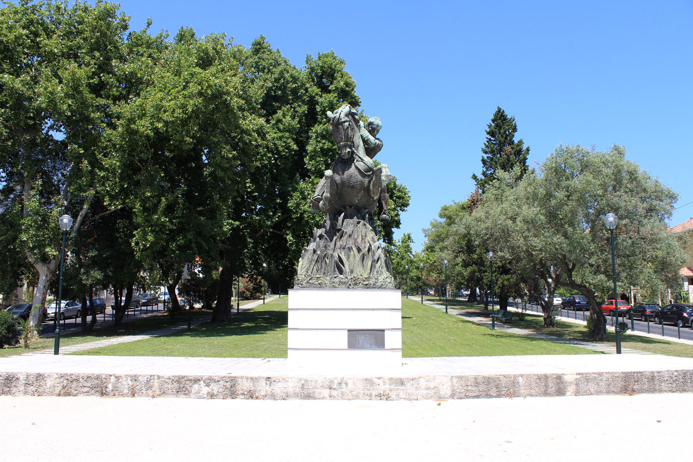 Jardim da Alameda da Encarnação em Lisboa • Portugal