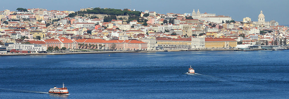 Ferries in the Tagus